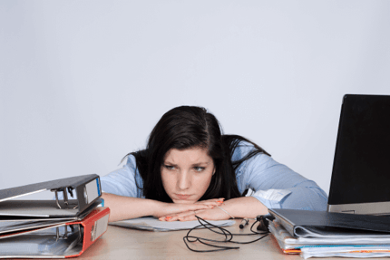unhappy-bored-fed-up-employee-570x381