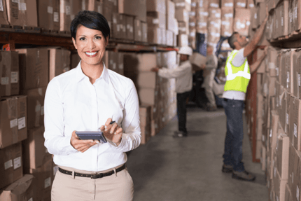 warehouse-worker-inspector-570x381